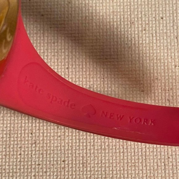 Kate Spade New York Pink Scallop Activity Tracker - Picture 4 of 4